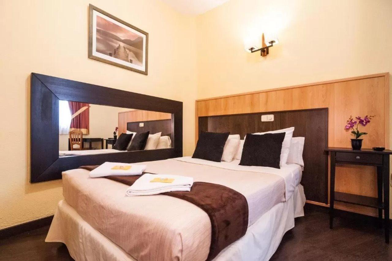 Hostal Gallardo Мадрид Екстериор снимка
