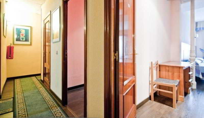 Hostal Gallardo Мадрид Екстериор снимка